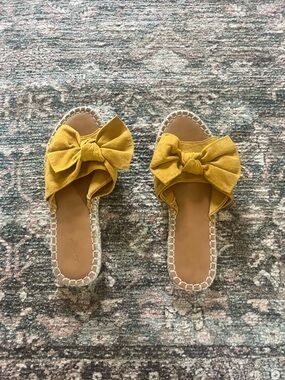 Universal Thread Yellow Bow Espadrille Slide Sandals